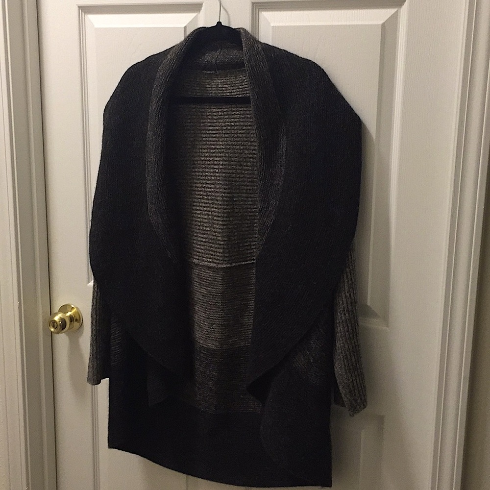 Tri color circular knit sweater